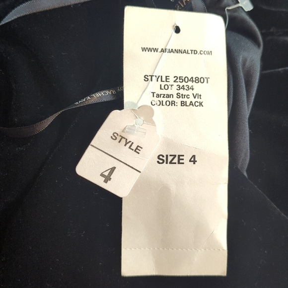 Arianna by Rachel Kaye 80s Tarzan One Shoulder Velvet Sheath Diagonal Hem Gown 4 - Picture 5 of 8